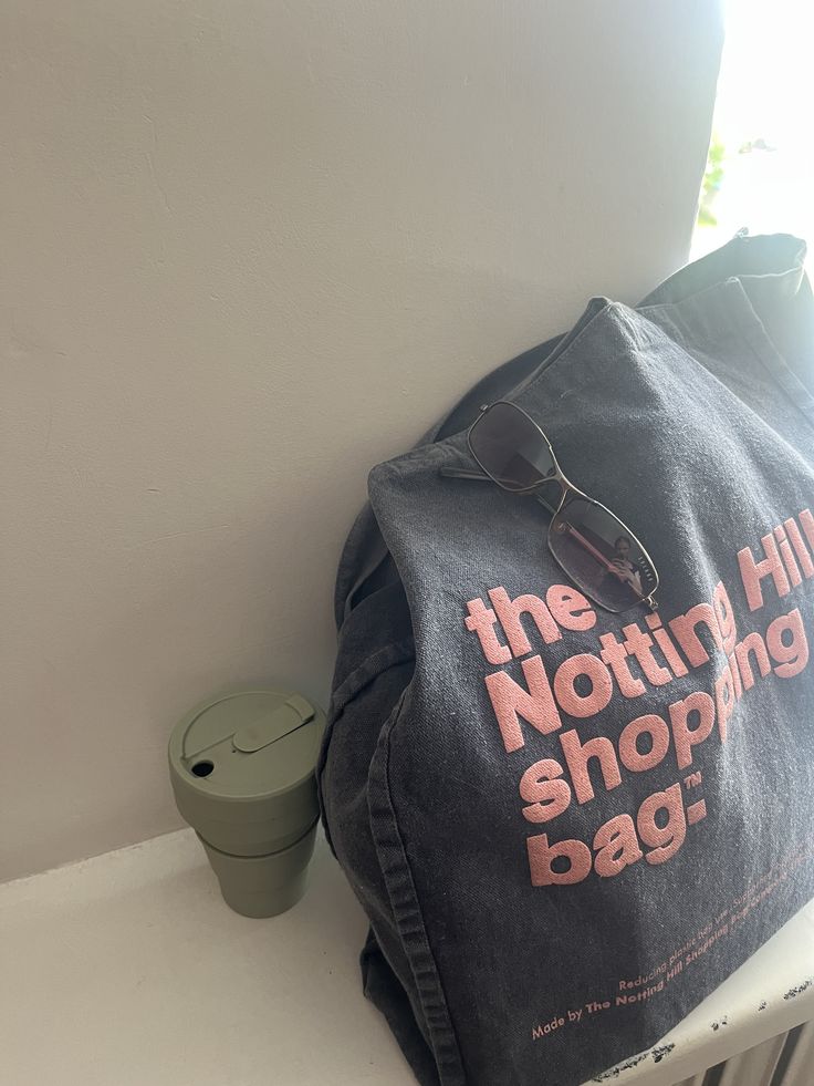 The Notting Hill Shopping Bag™  | Oversize Denim collection | Grey with pink