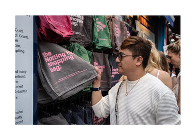 The Notting Hill Shopping Bag™ | BASIC JEANS | BLACK with Pink logo